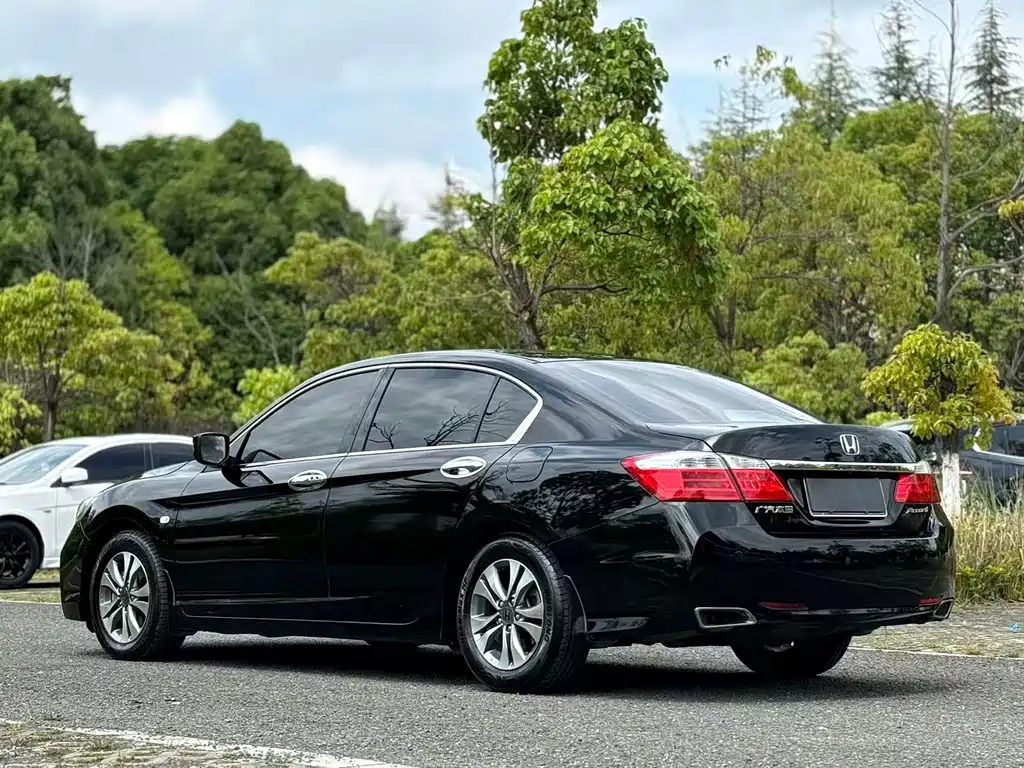 Honda Accord 2015 — фото 6
