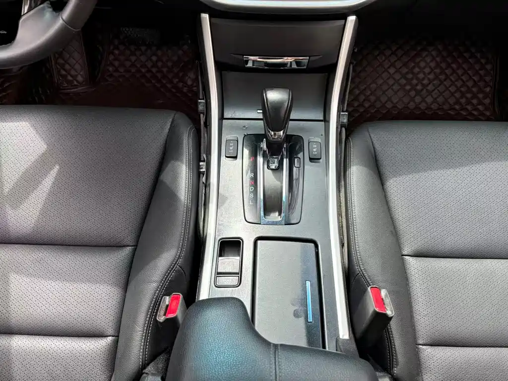 Honda Accord 2015 — фото 26