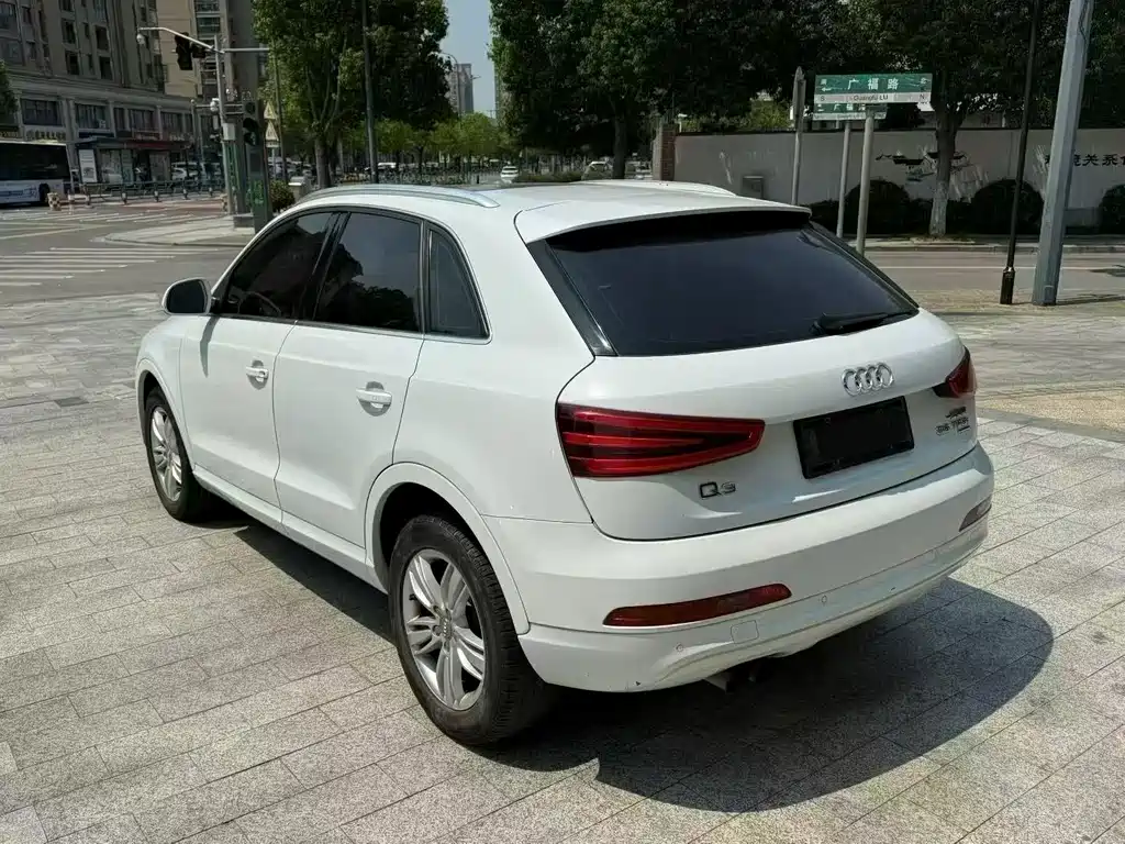 Audi Q3 2015 — фото 4