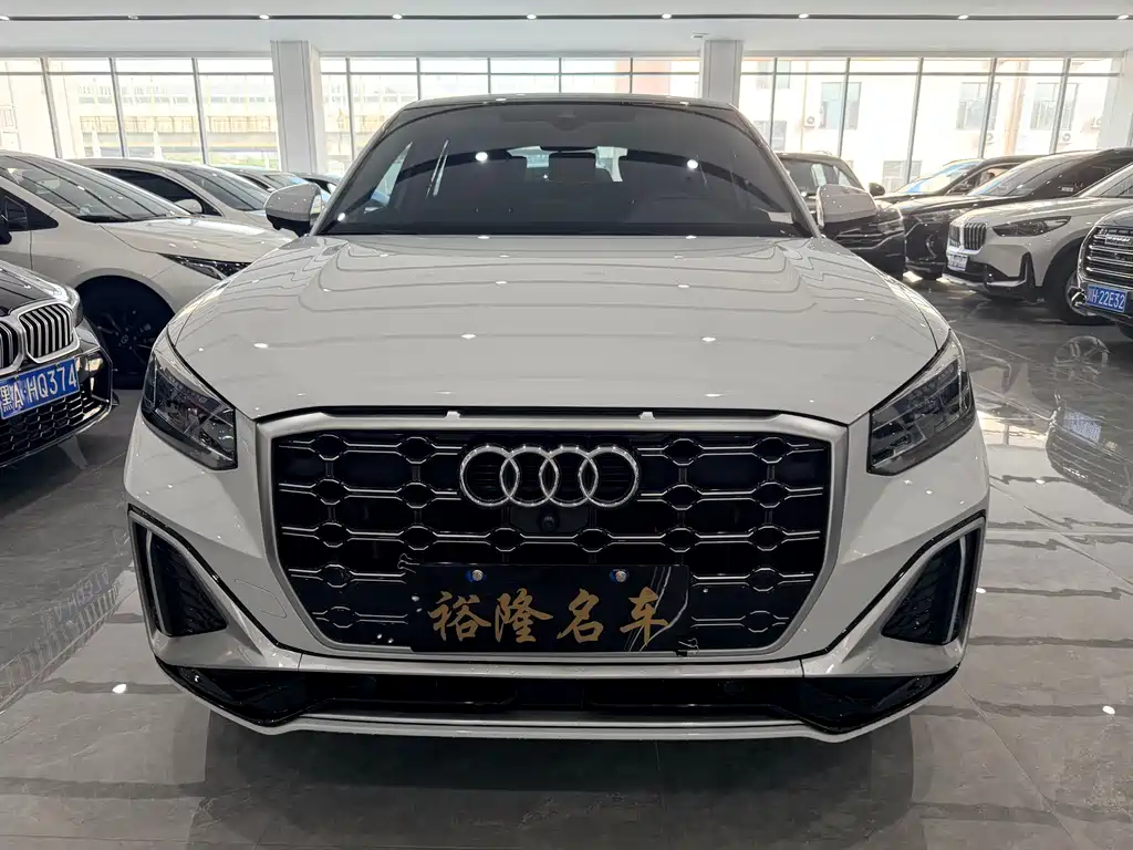 Audi Q2L 2022