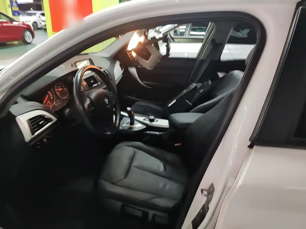 BMW 1 Series 2014 — фото 15
