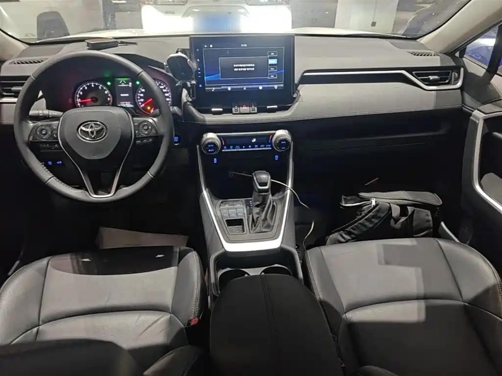Toyota Wildlander 2022 — фото 10