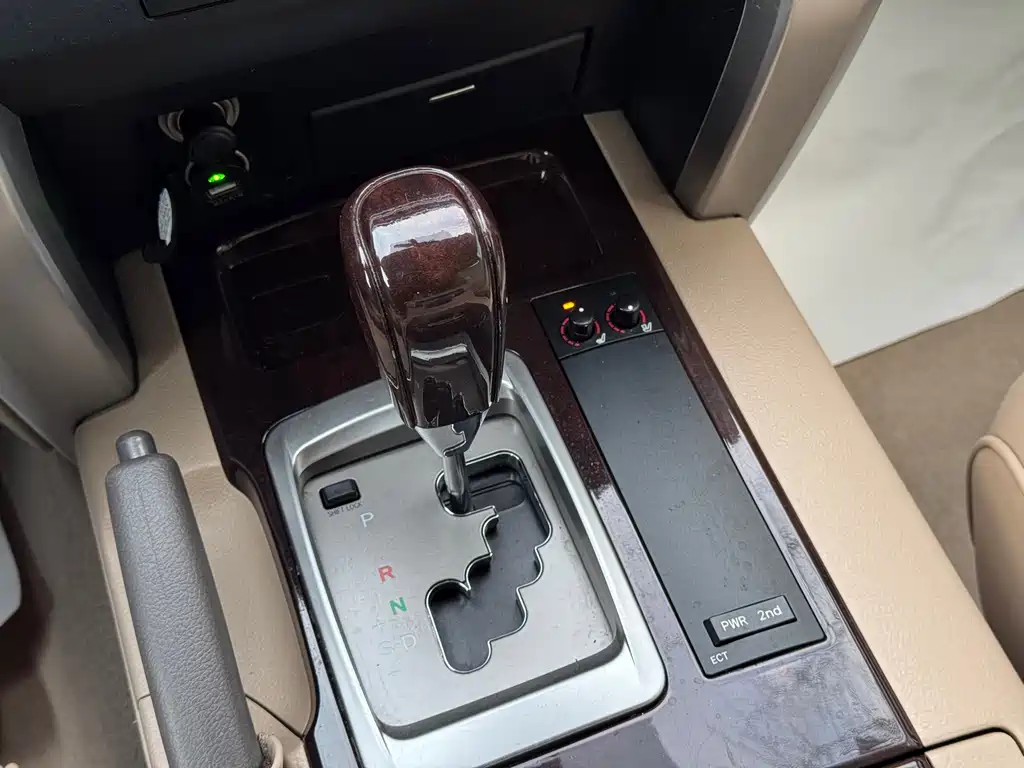 Toyota Land Cruiser 2016 — фото 16