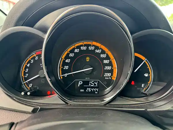 Toyota Yaris L 2022