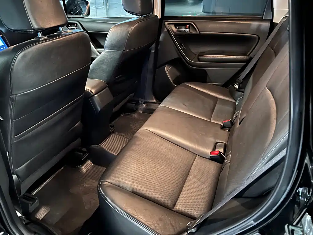 Subaru Forester 2014 — фото 10