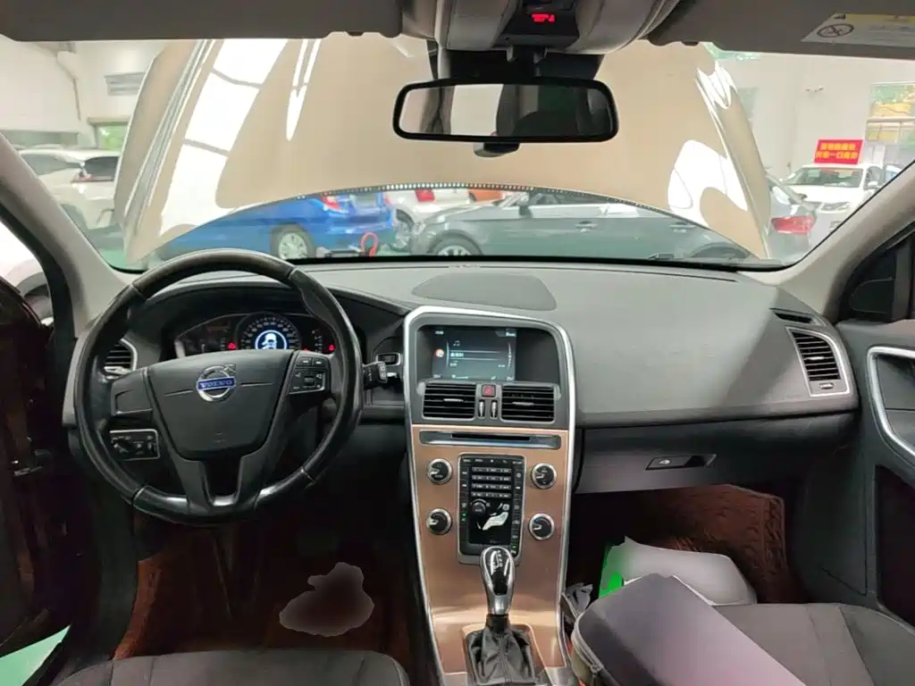 Volvo XC60 2015 — фото 10