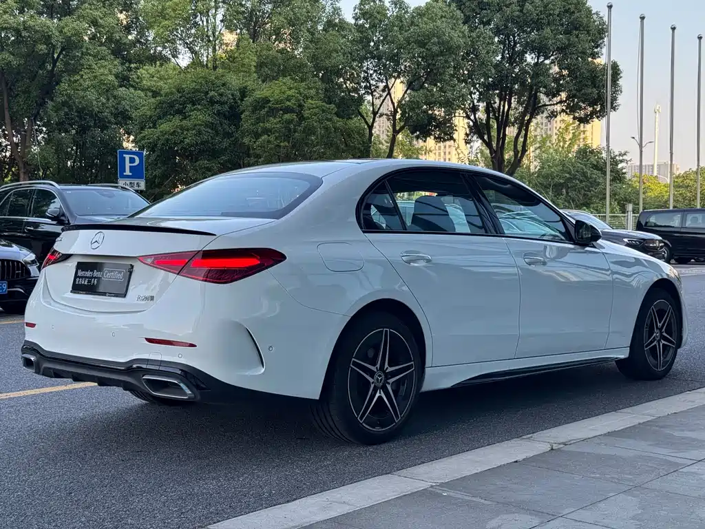 Mercedes-Benz C-Class 2025