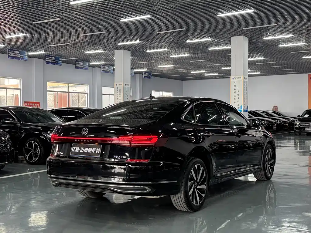 Volkswagen Passat 2024