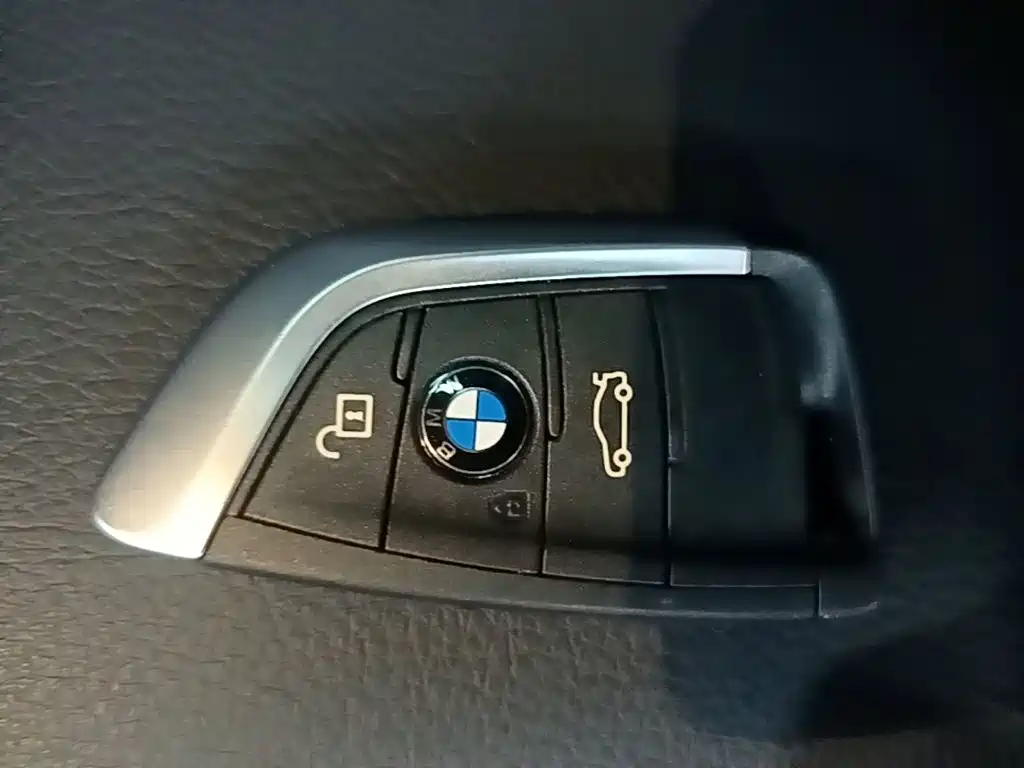 BMW 1 Series 2018 — фото 9