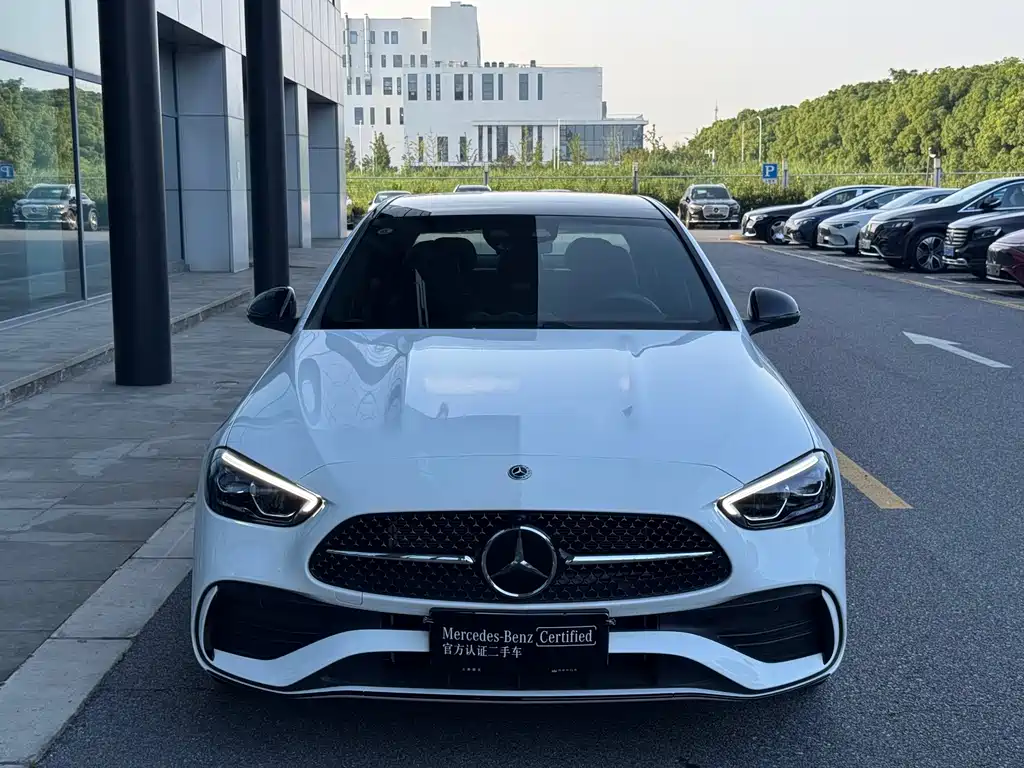 Mercedes-Benz C-Class 2025