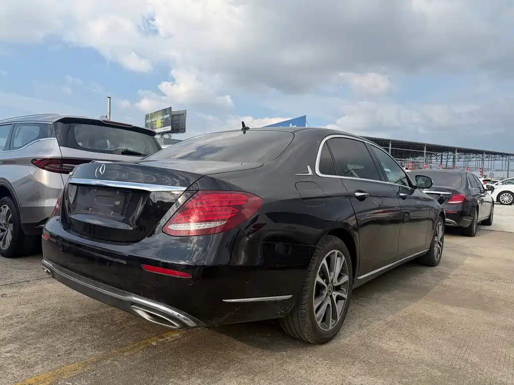 Mercedes-Benz E-Class 2019 — фото 14