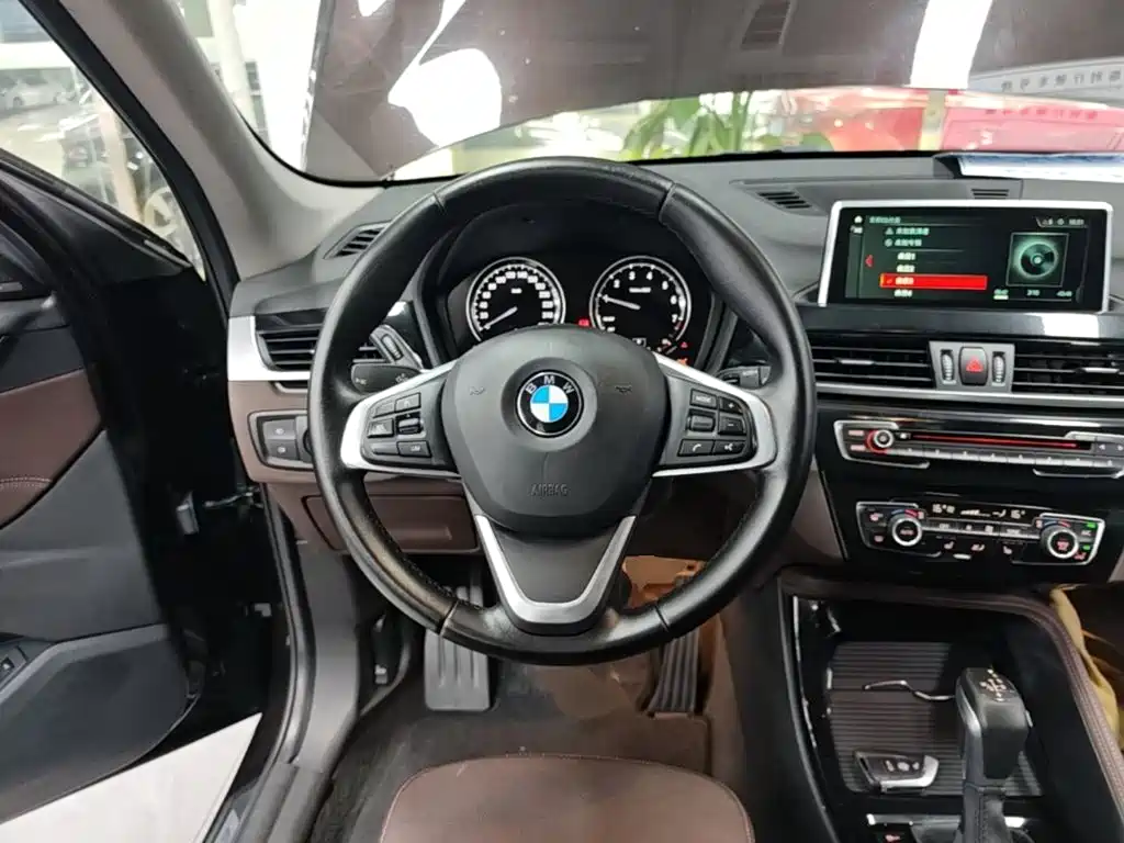 BMW X1 2018 — фото 11