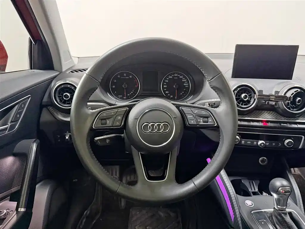 Audi Q2L 2021 — фото 11