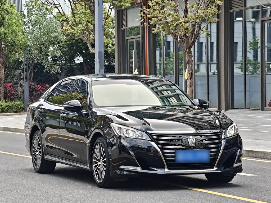 Toyota Crown 2020 — фото 2