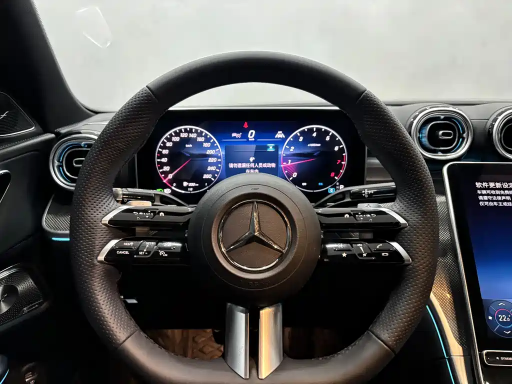 Mercedes-Benz C-Class 2025 — фото 17
