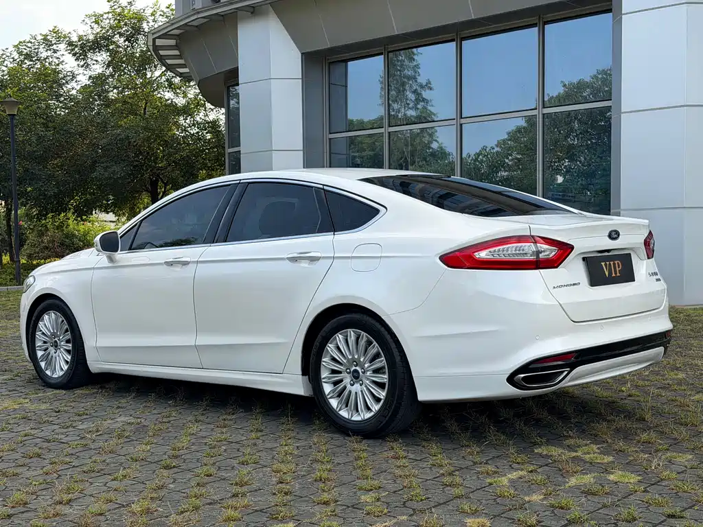 Ford Mondeo 2013 — фото 6