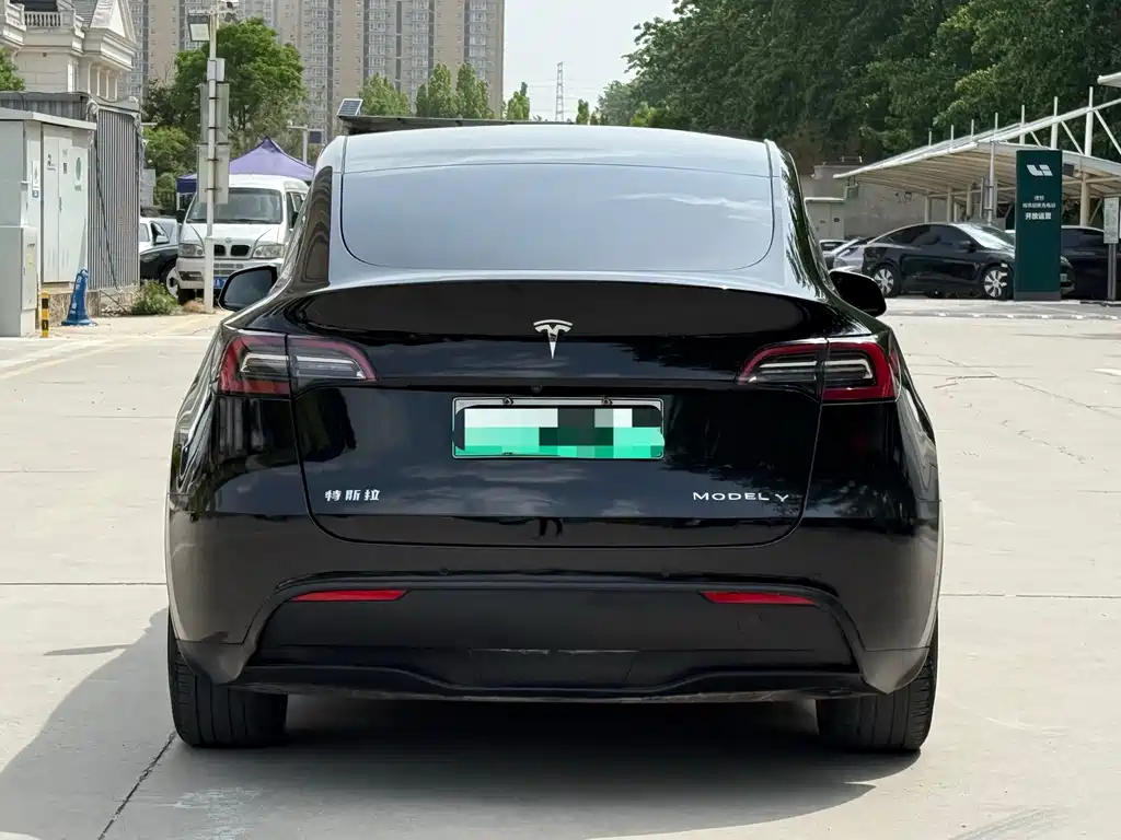 Tesla Model Y 2021 — фото 8
