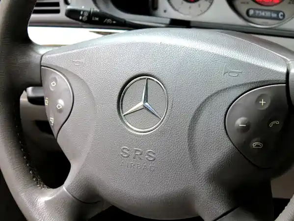 Mercedes-Benz E-Class 2004