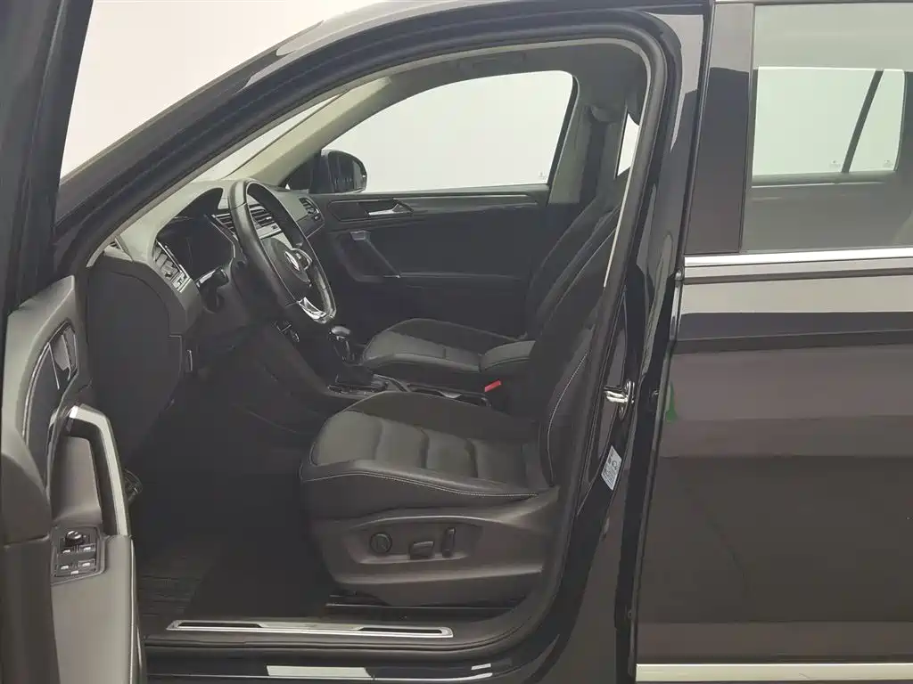 Volkswagen Tiguan L 2021 — фото 10