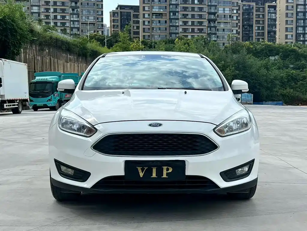 Ford Focus 2018 — фото 2