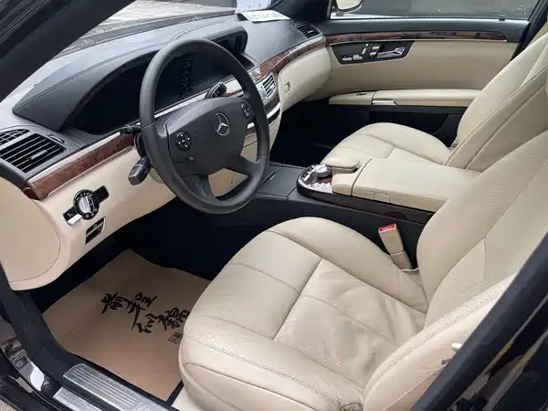 Mercedes-Benz S-Class 2008