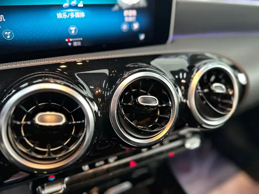 Mercedes-Benz A-Class 2020 — фото 11