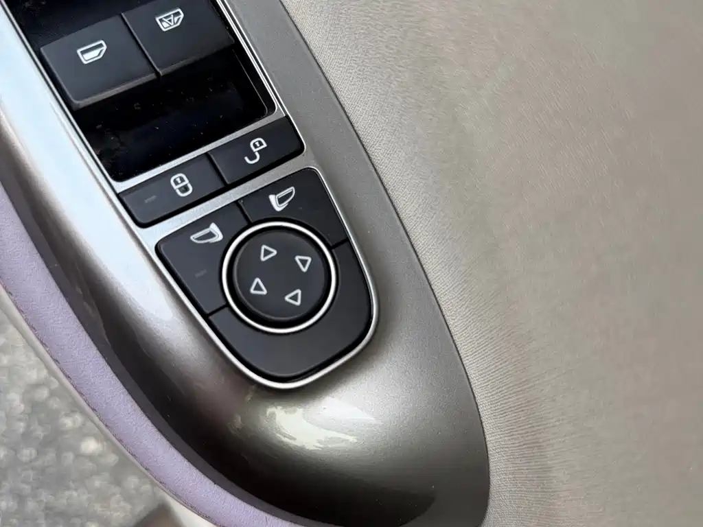BYD Dolphin 2023 — фото 12
