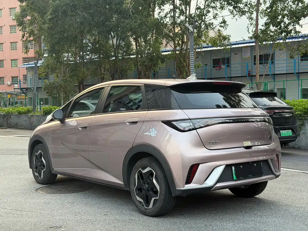 BYD Dolphin 2023