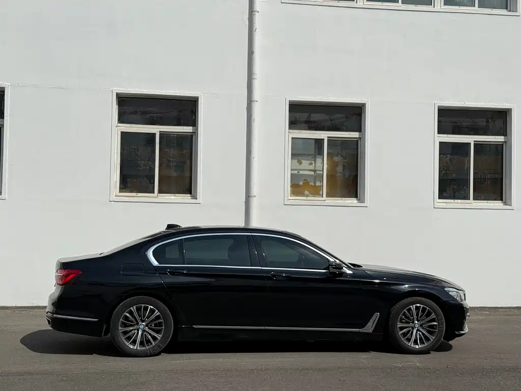 BMW 7 Series 2017 — фото 5
