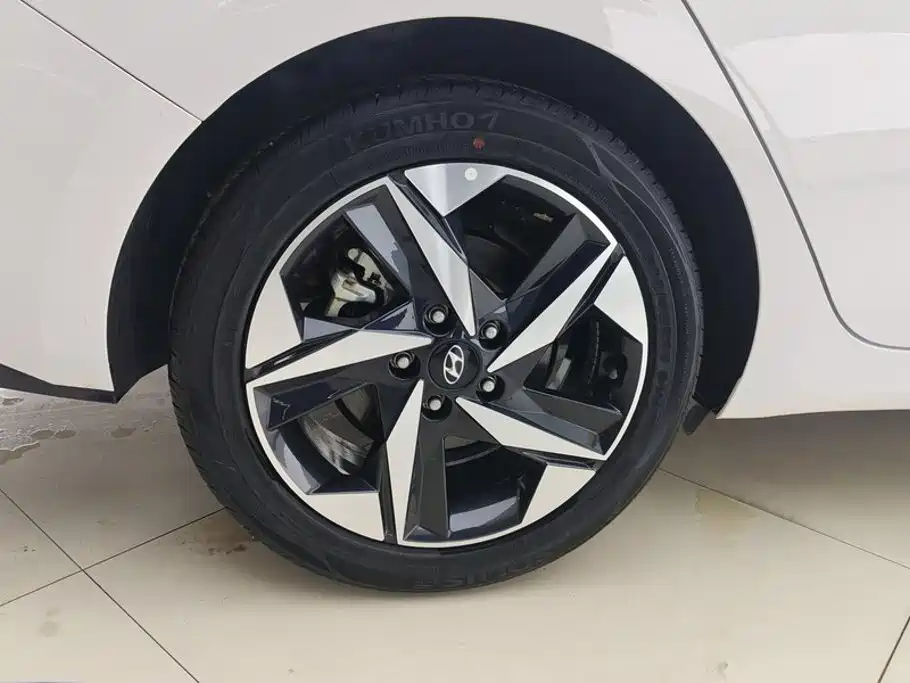 Hyundai Elantra 2021