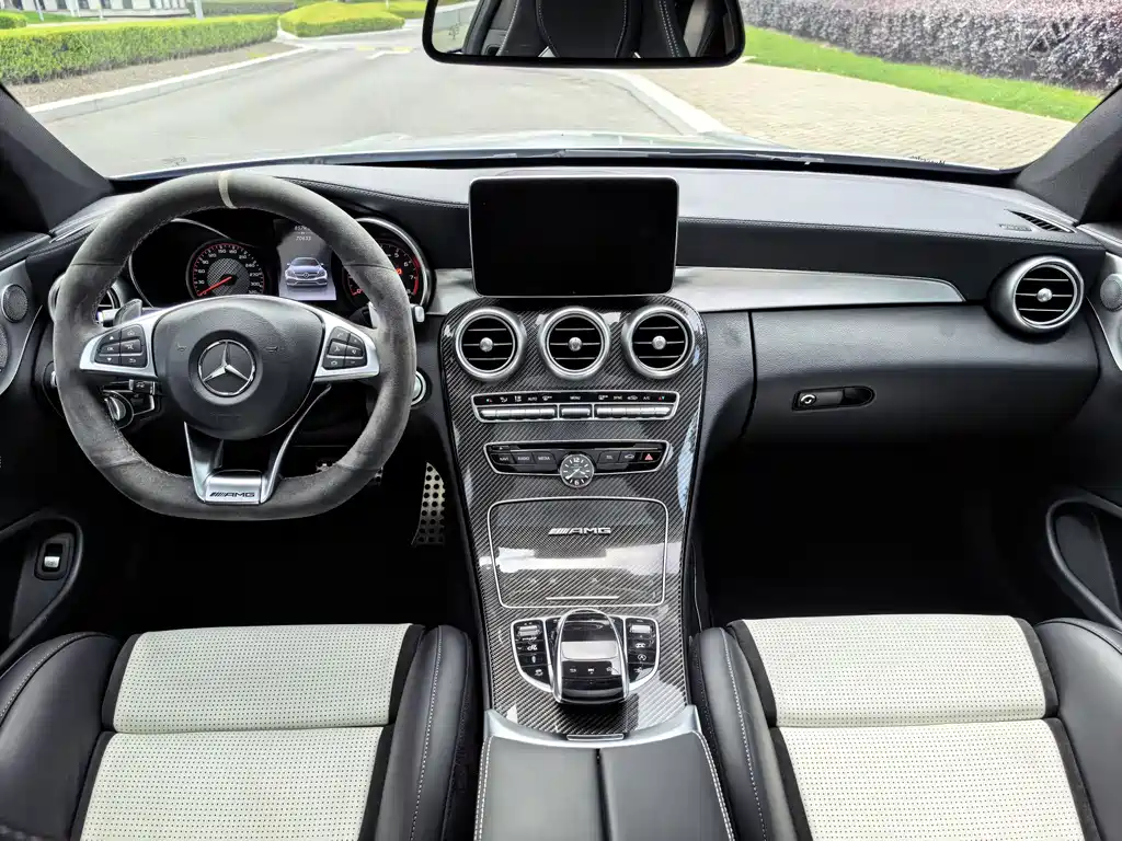 Mercedes-Benz C-Class AMG 2018 — фото 17
