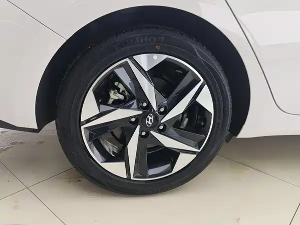 Hyundai Elantra 2021