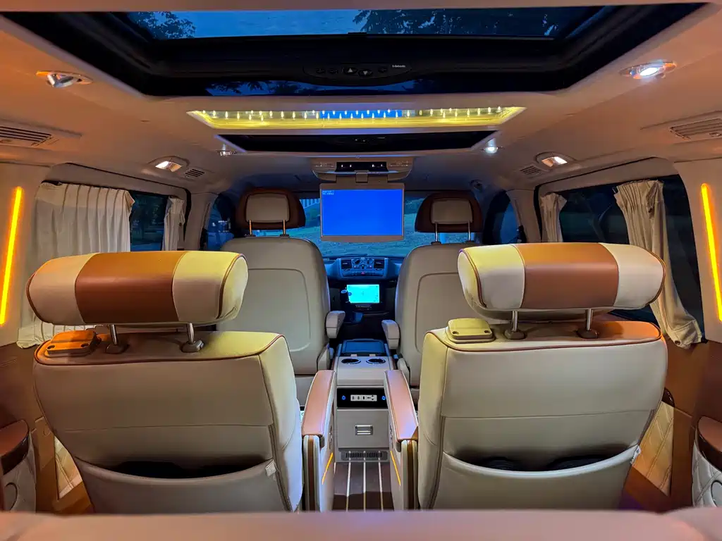 Mercedes-Benz Viano 2015 — фото 14