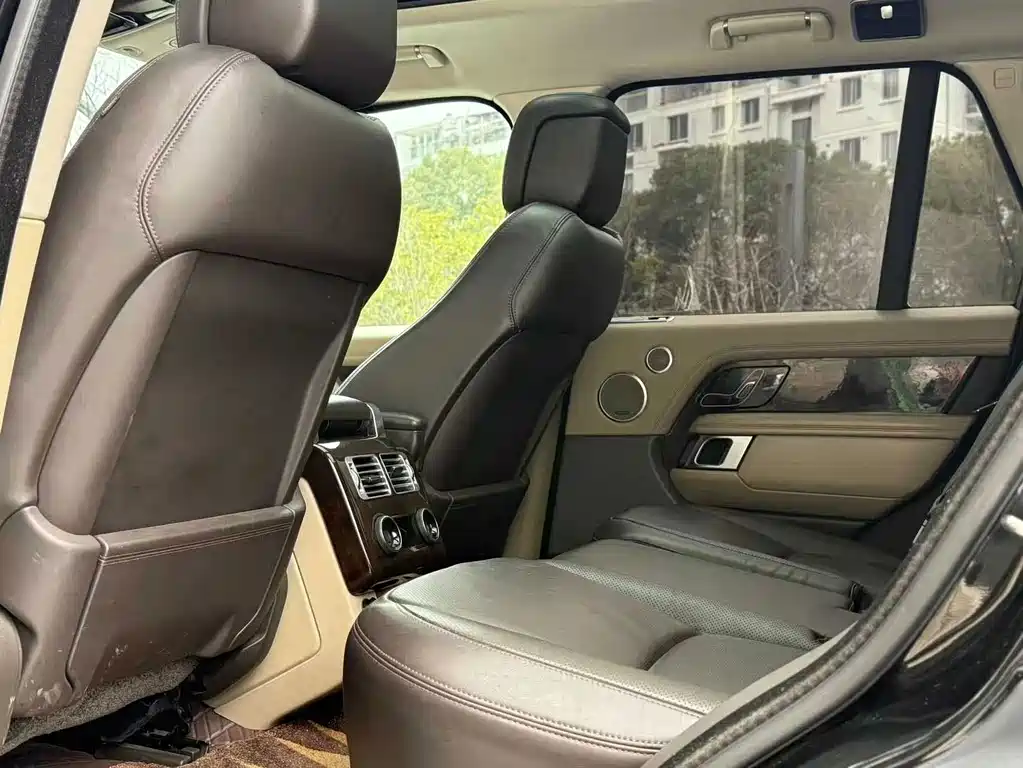 Land Rover Range Rover 2022 — фото 10