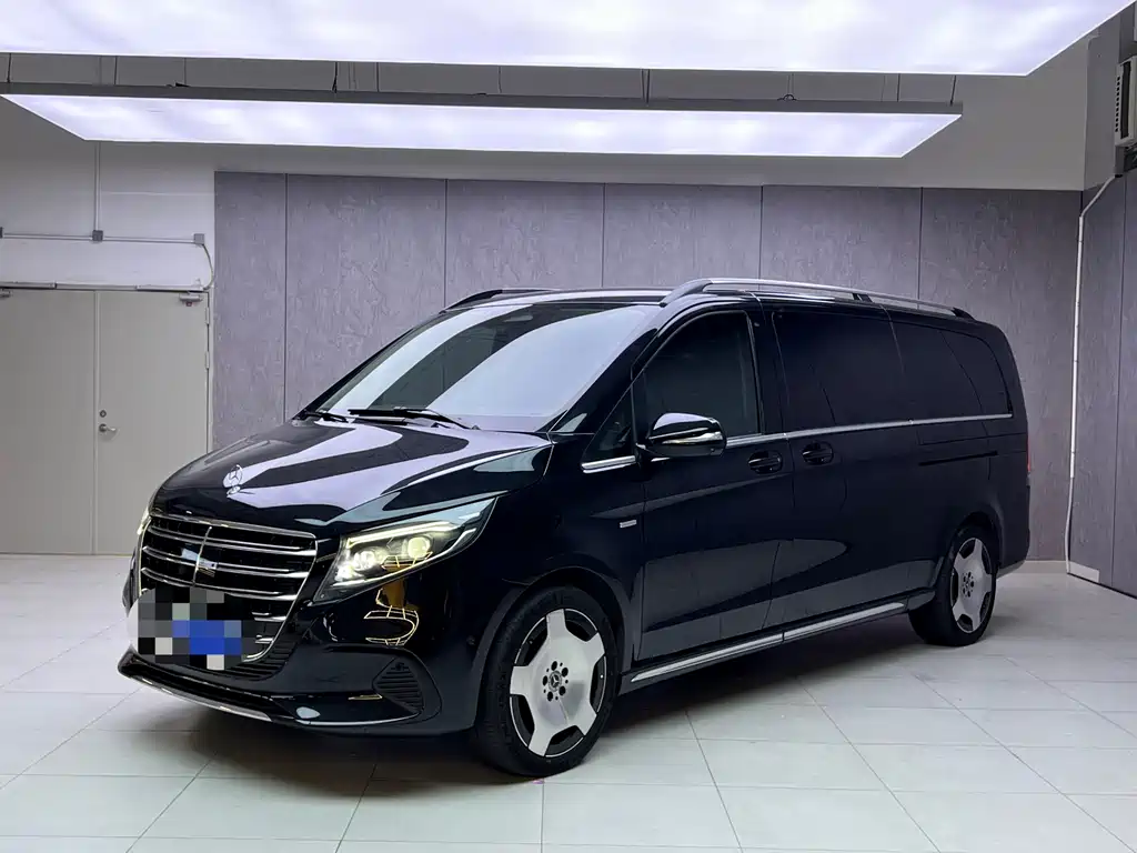 Mercedes-Benz V-Class 2025 — фото 1