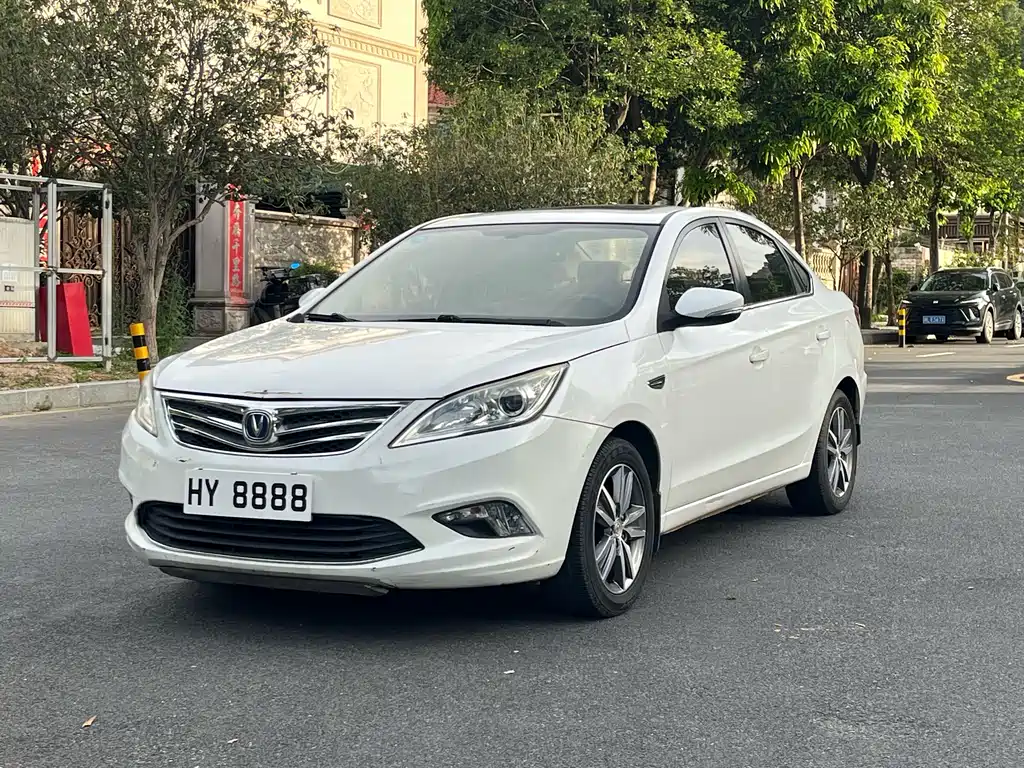 Changan Eado 2016 — фото 1