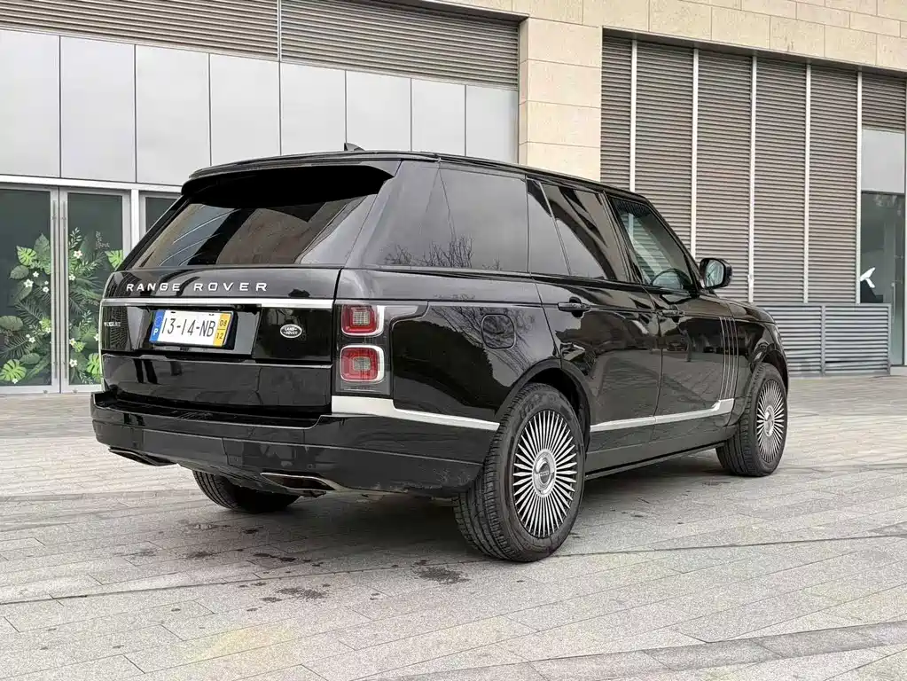 Land Rover Range Rover 2022 — фото 16