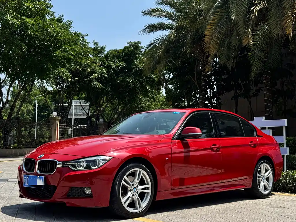 BMW 3 Series 2018 — фото 1