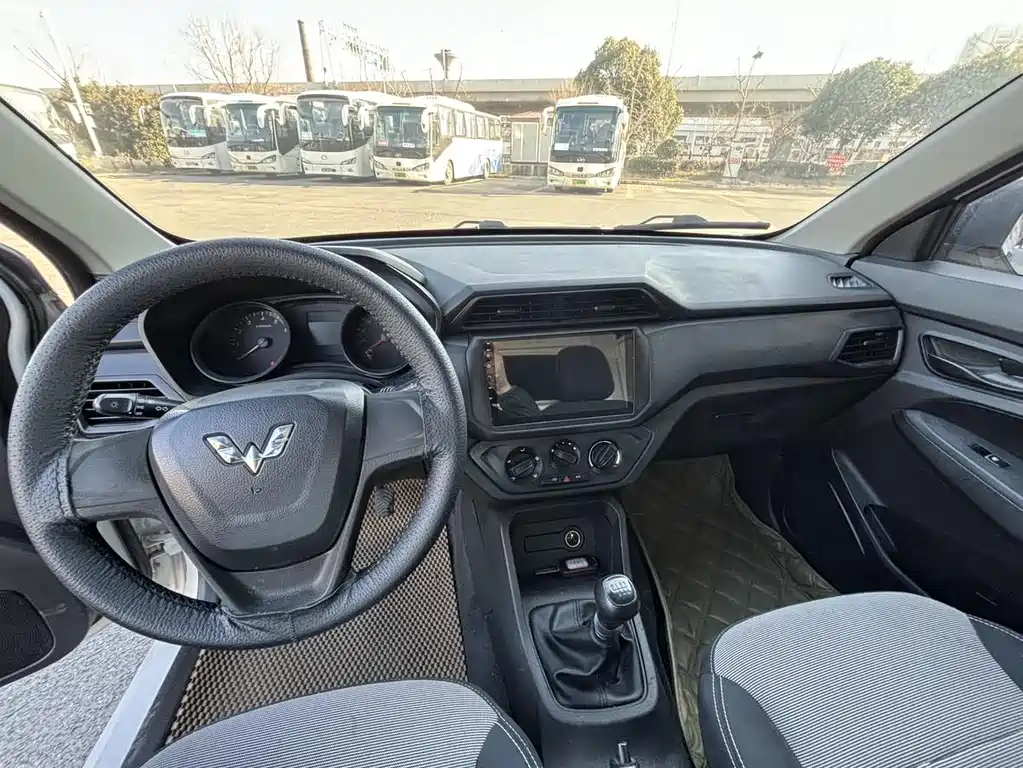 Wuling Hongguang 2019 — фото 10