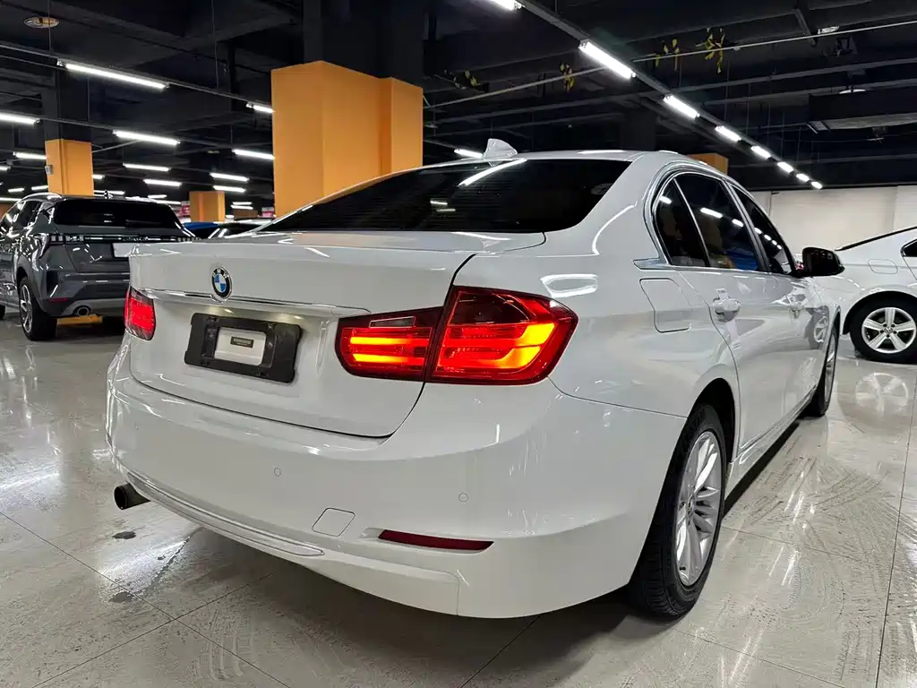 BMW 3 Series 2015 — фото 15