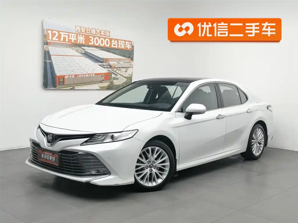 Toyota Camry 2020 — фото 1