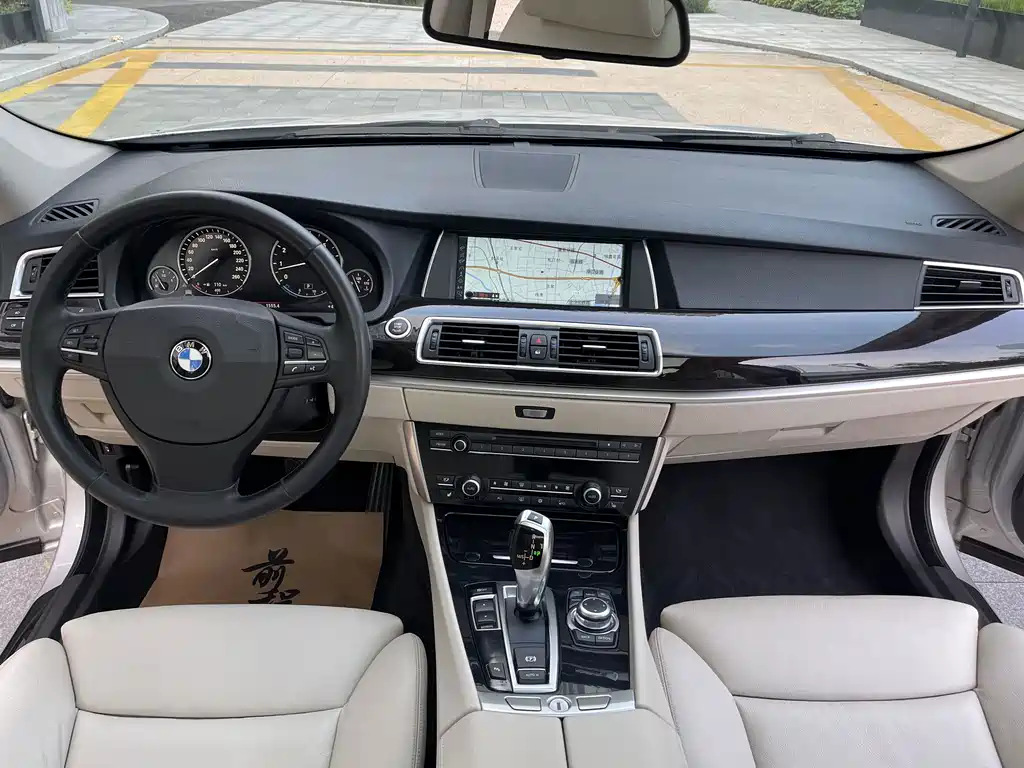 BMW 5 Series GT 2010 — фото 8