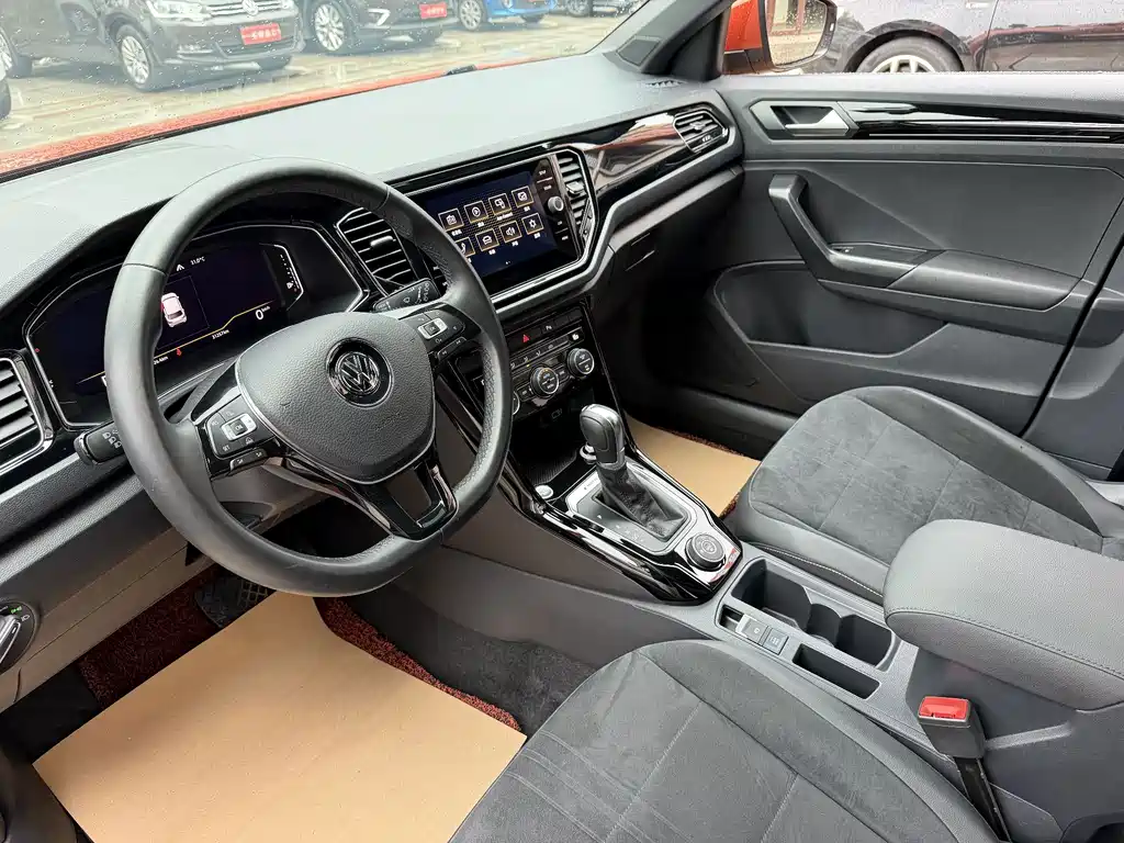 Volkswagen T-Roc 2019