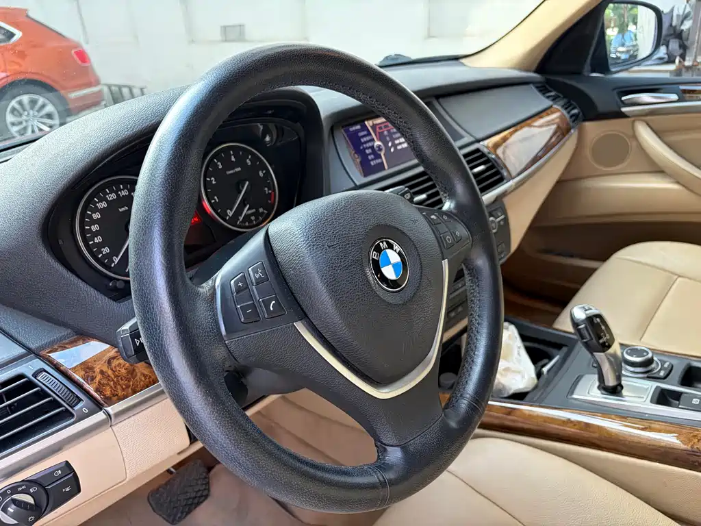 BMW X5 2011 — фото 8