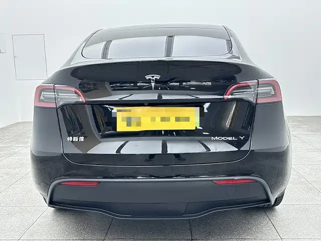 Tesla Model Y 2022 — фото 5