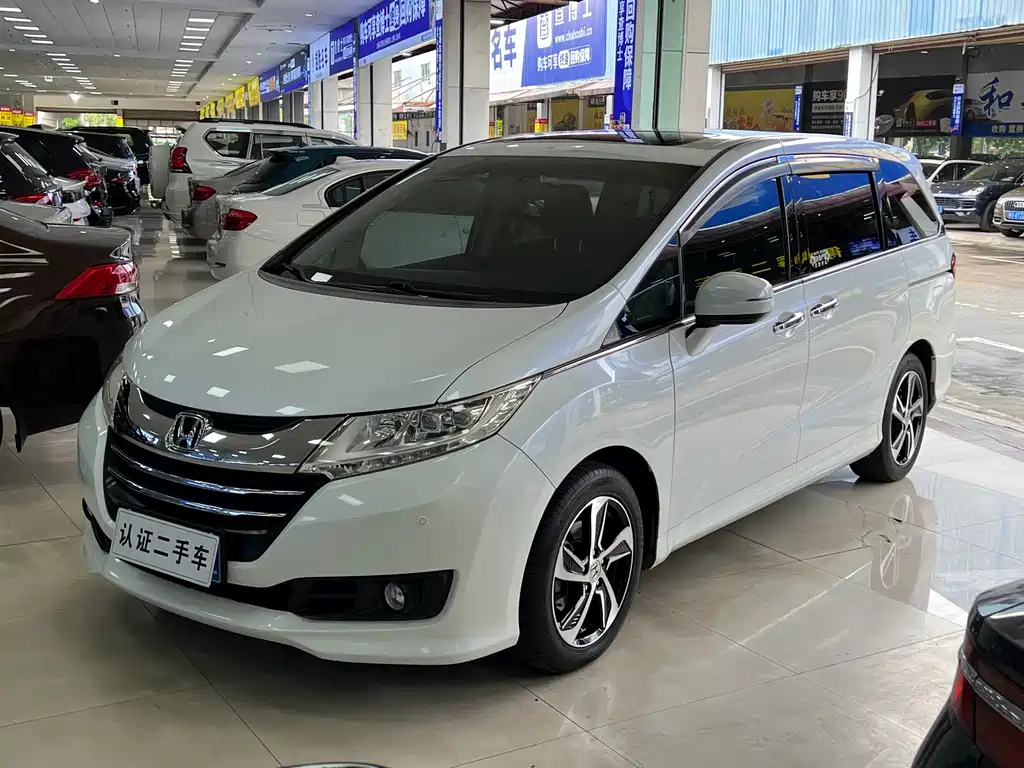 Honda Odyssey 2018 — фото 1
