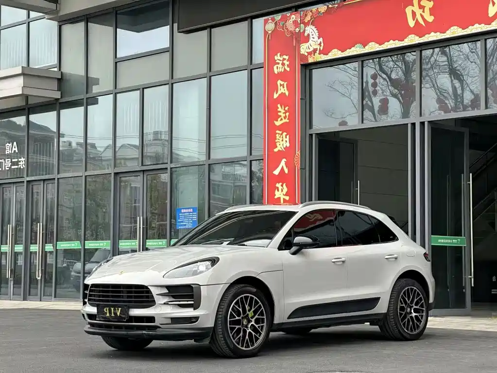 Porsche Macan 2018 — фото 1