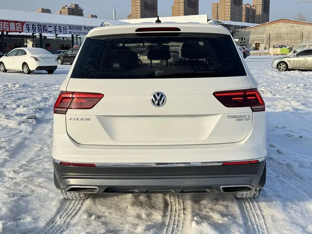 Volkswagen Tiguan L 2018 — фото 8
