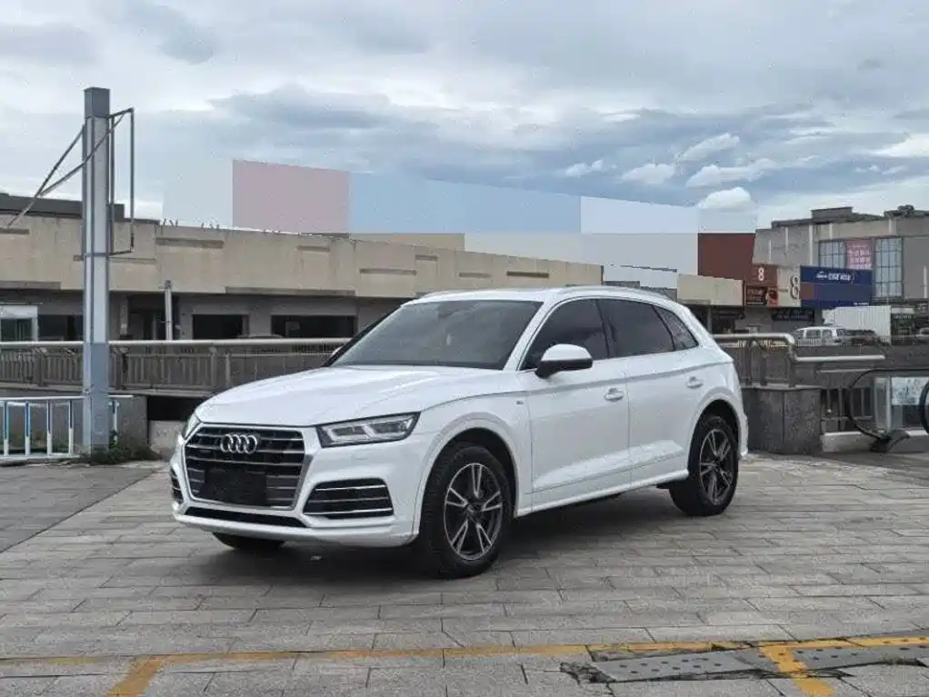 Audi Q5L 2019 — фото 1