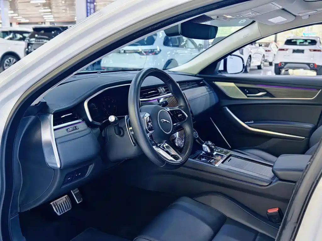 Jaguar XFL 2023 — фото 13